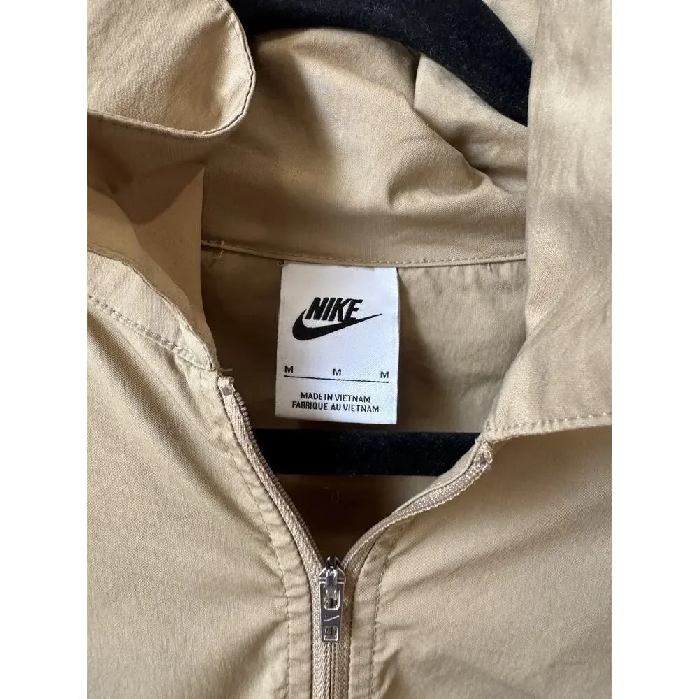 Nike Sportswear Club Oversized Poplin 1/2 Zip Jacket Women’s Medium White Tan